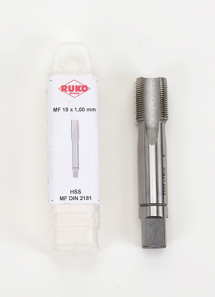 HAND TAP M18x1 HSS.-235181-1