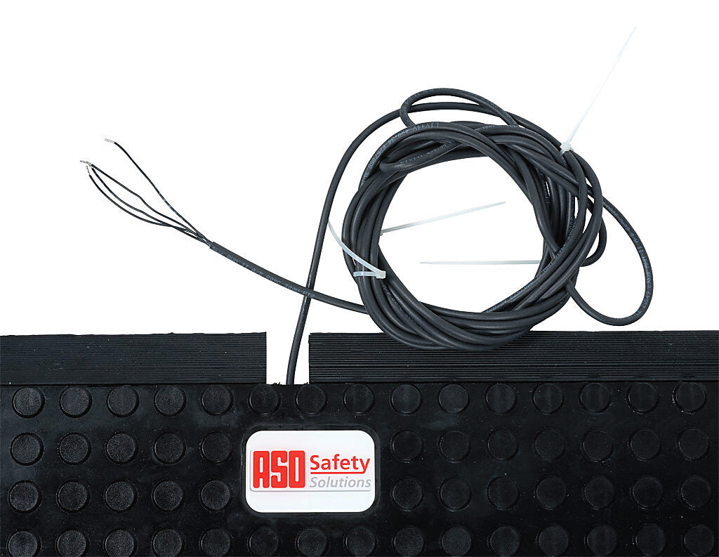 ASO Safety Solutions safety contact mat, 36 x 60in, integrated taper edge, 24 VAC/VDC operating voltage, polyurethane contact surface, black, IP65, 19.6ft/6m cable length, pigtail.-1602-4095