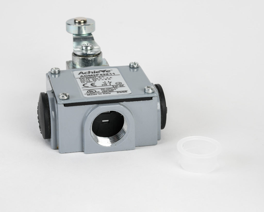 AchieVe IEC limit switch, side rotary lever with 18mm metal roller, 90-degree adjustable head, (1) N.O./(1) N.C. contact(s), snap action, 20-22mm or 40-42mm hole spacing, zinc alloy, (3) 1/2in NPT entries.-ADM2F43Z11