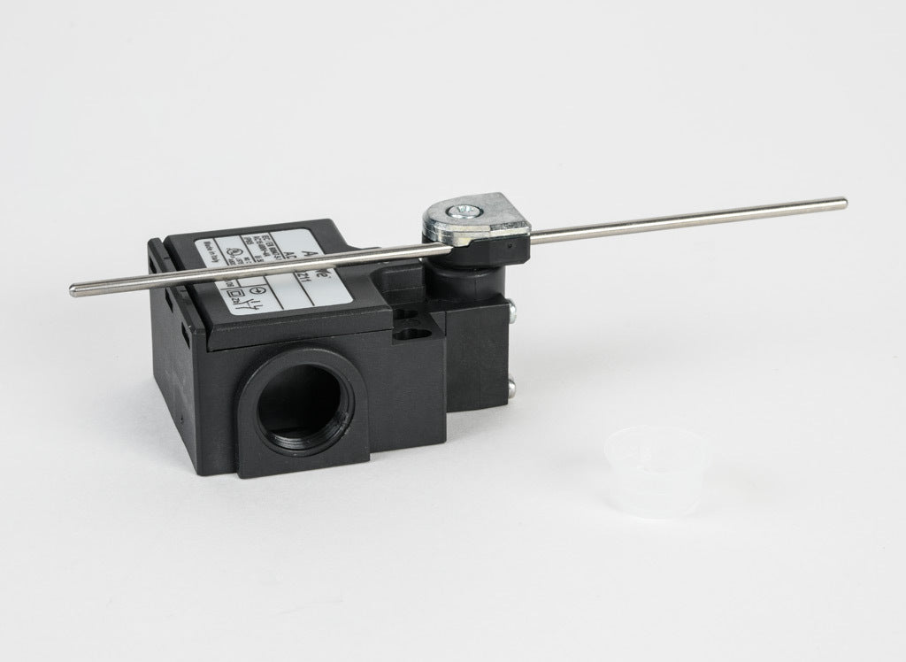 AchieVe IEC limit switch, side rotary adjustable 3mm stainless steel rod, 90-degree adjustable head, (1) N.O./(1) N.C. contact(s), snap action, 20-22mm or 40-42mm hole spacing, plastic, (2) PG11 cable entries with (1) 1/2in NPT adapter.-ADP2T71Z11