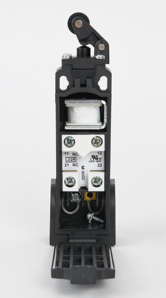 AchieVe IEC limit switch, one-way horizontal lever with 12.5mm plastic roller, 90-degree adjustable head, (2) N.C. contact(s), snap action, solenoid reset, 20-22mm hole spacing, plastic, (2) PG11 and (1) 1/2in NPT cable entries.-AHP2T30J02-024