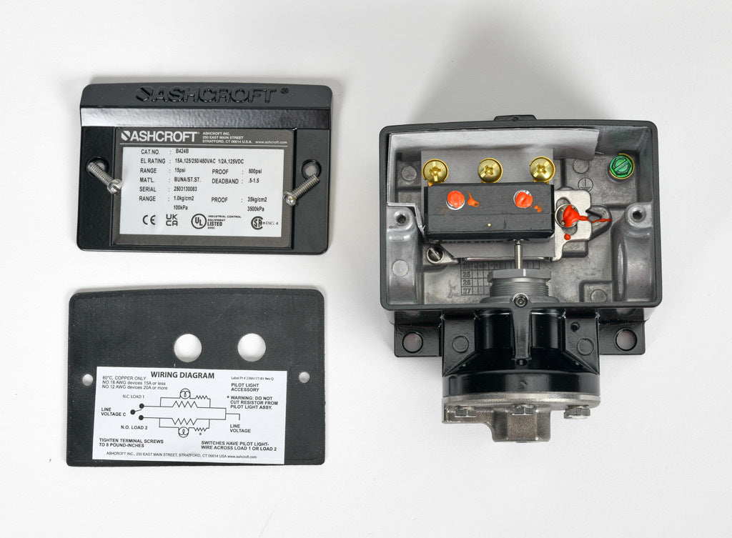 Ashcroft mechanical pressure switch, 2.25 to 15 psig set point, 0.5 to 1.5 psig deadband range, Buna-N sensing element, Buna-N seal(s), SPDT 15A, 1/4in female NPT process connection, 3/4in female NPT conduit opening.-B424B15