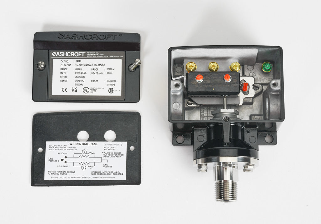Ashcroft mechanical pressure switch, 450 to 3000 psig set point, 80 to 235 psig deadband range, Buna-N sensing element, Buna-N seal(s), SPDT 15A, 1/2in male NPT or 1/4in female NPT process connection, 3/4in female NPT conduit opening.-B424B3000