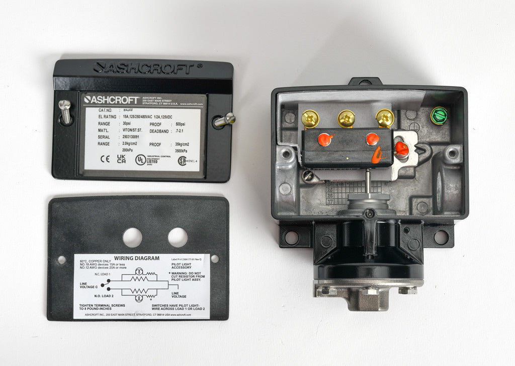 Ashcroft mechanical pressure switch, 4.5 to 30 psig set point, 0.7 to 2.1 psig deadband range, Viton sensing element, Viton seal(s), SPDT 15A, 1/4in female NPT process connection, 3/4in female NPT conduit opening.-B424V30