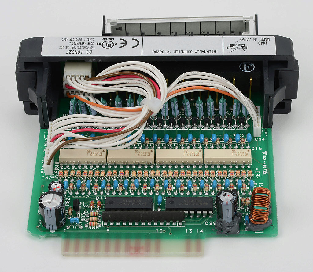 16-point 24VDC fast response (0.8 ms) current sourcing input module, 2 commons (internally connected), removable terminal.-D3-16ND2F