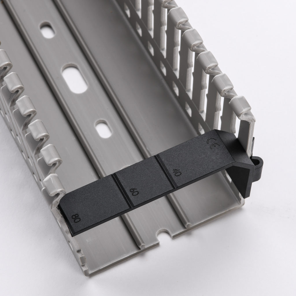 AchieVe separator, package of 10. For use with Achieve wire duct 1.5in width or larger. Separates wires within the duct.-WD-CHOLDER